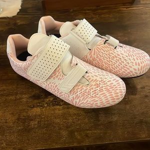 Peloton women’s cycling shoes